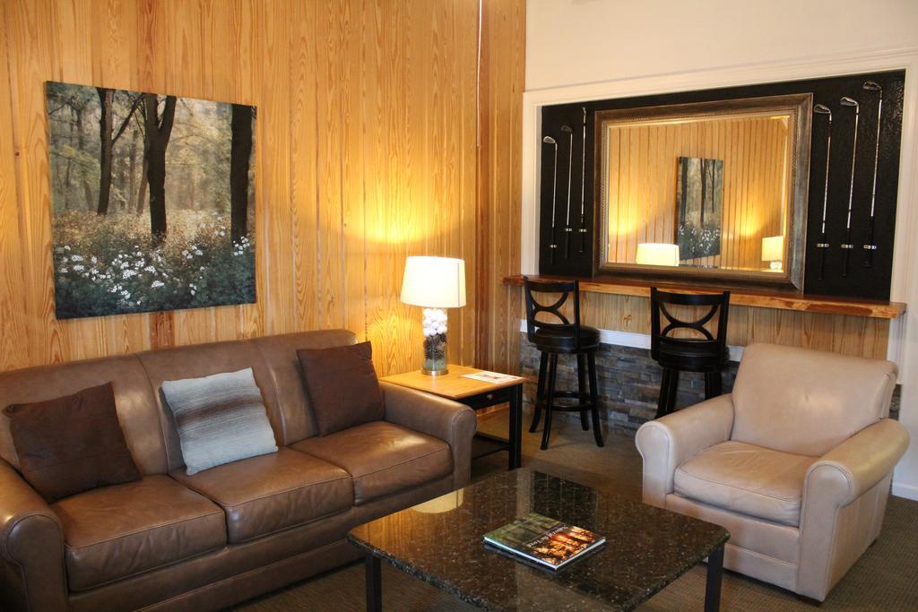 Crown Colony Villas Lufkin Eksteriør billede